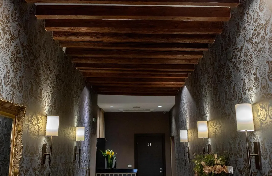 Alle Guglie Boutique Hotel-1